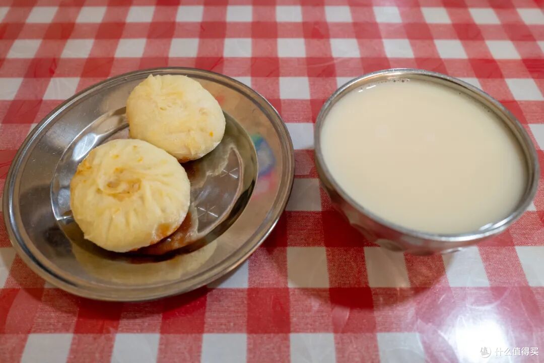 又挖到一个饭饭封神的小城!美食密度高烤鱼更是放眼全国难有敌手