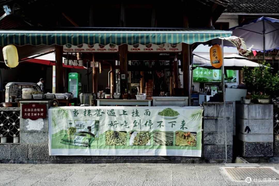 有句话天资比努力更重要,说的就是「老天爷追着喂饭吃」的这座城