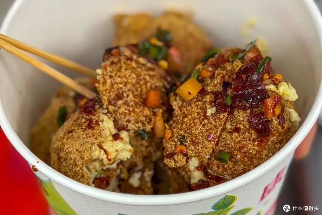 有句话天资比努力更重要,说的就是「老天爷追着喂饭吃」的这座城