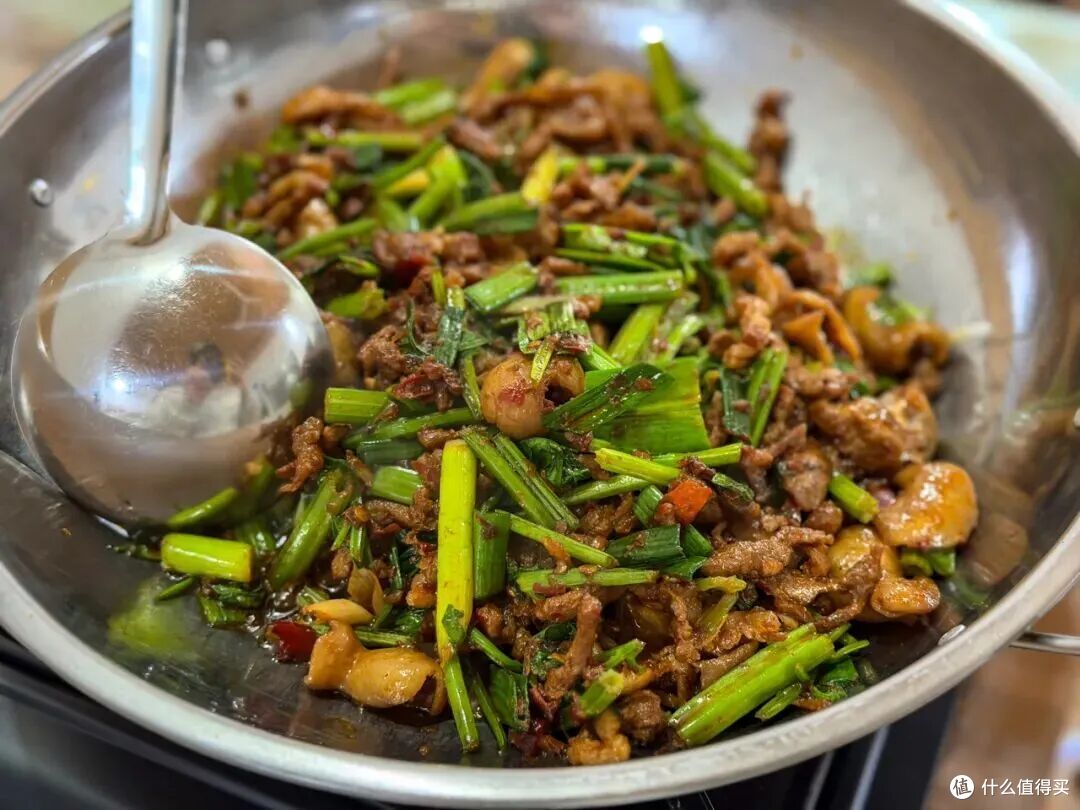 有句话天资比努力更重要,说的就是「老天爷追着喂饭吃」的这座城