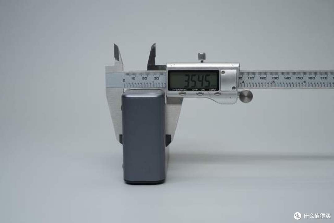200W彩屏碳化硅桌充怎么样,拆开一款看真章