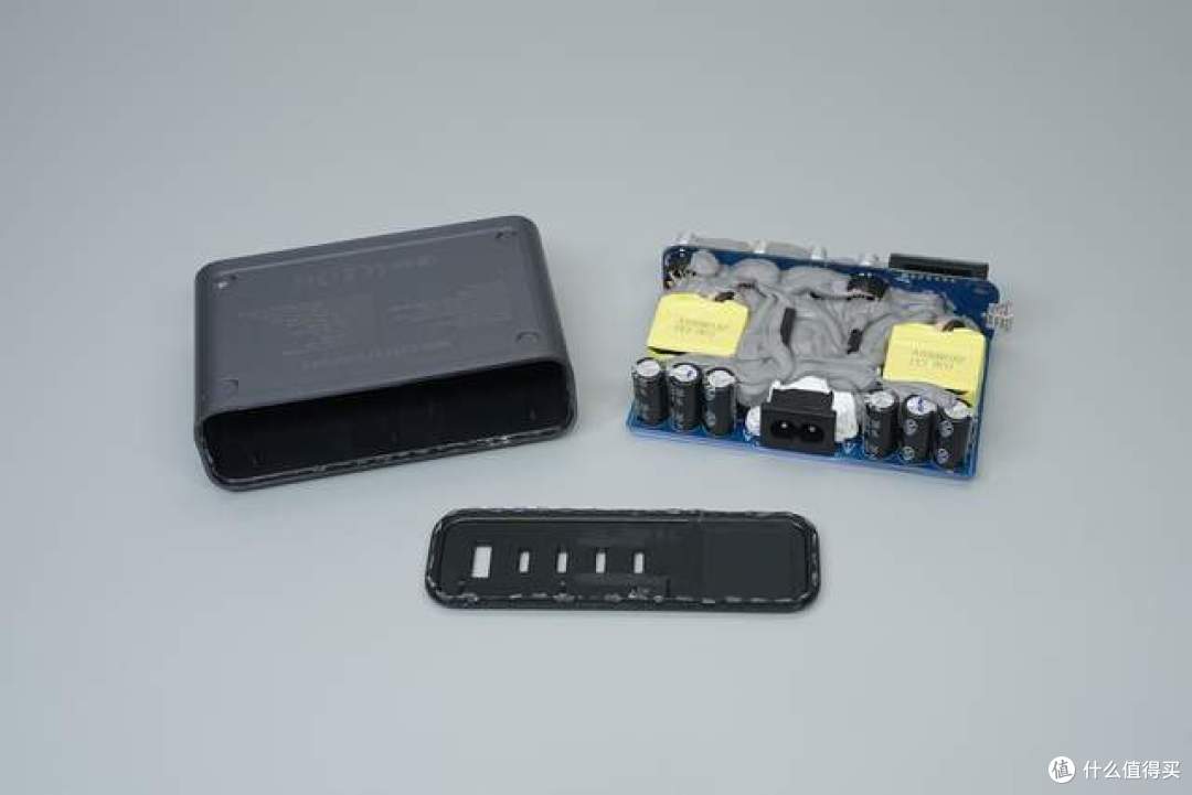 200W彩屏碳化硅桌充怎么样,拆开一款看真章