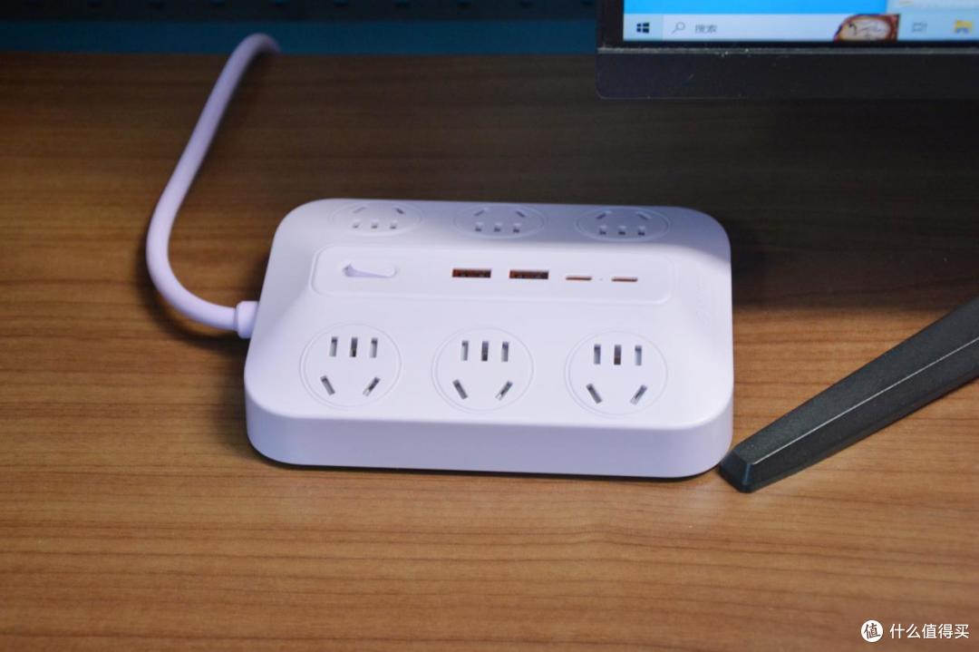 十二合一创新梯形设计,桌面新美学,奥睿科A-Plug插排体验