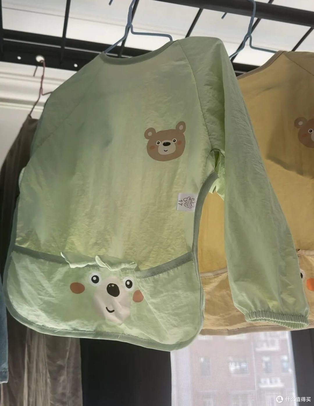 被雨伞袋的“邪修用法”惊到了?网友:除了不装伞,啥都能装