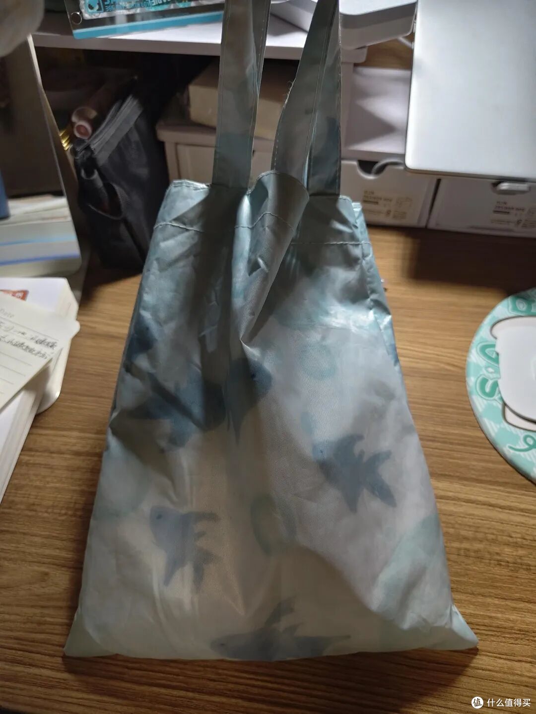 被雨伞袋的“邪修用法”惊到了?网友:除了不装伞,啥都能装