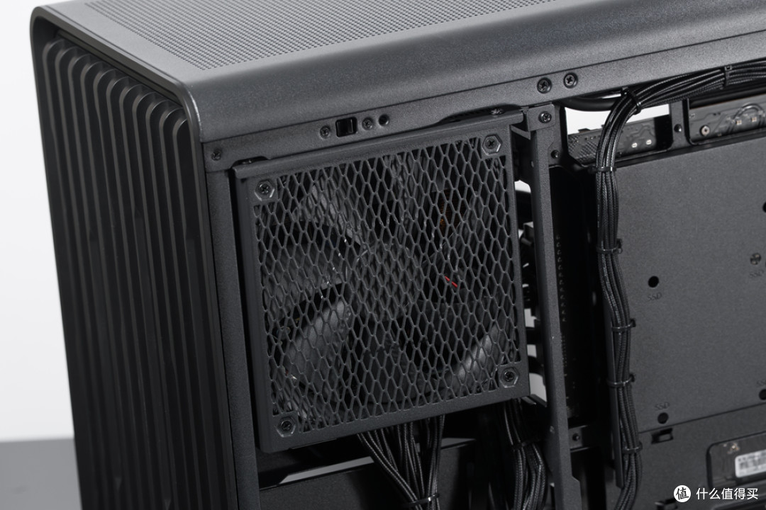 精致M-ATX钢炮—乔思伯D33_七彩虹B850M Ultra_影驰RTX5070Ti HOF
