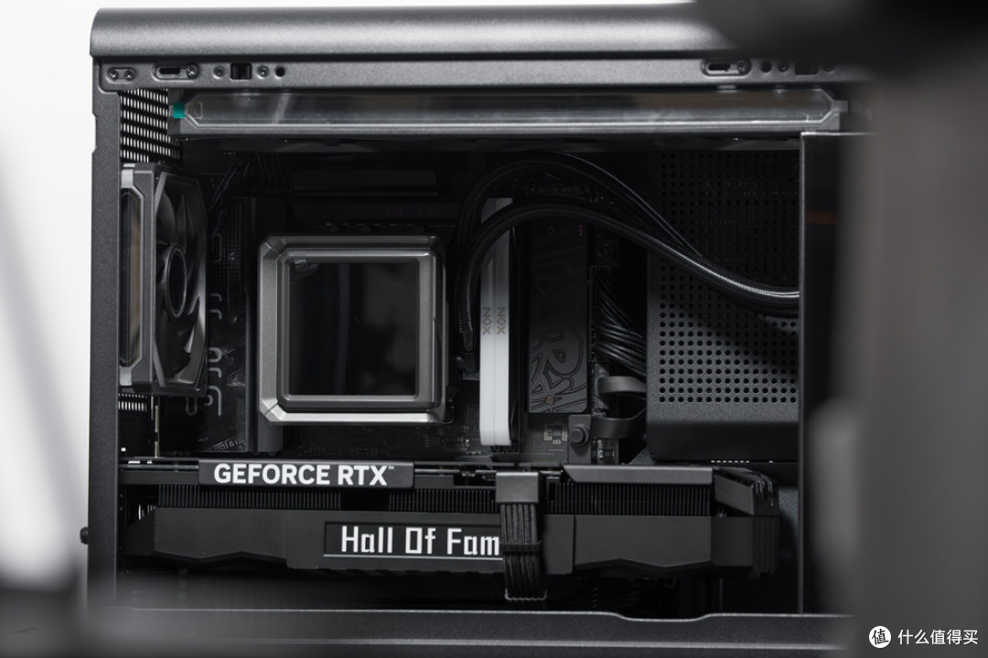 精致M-ATX钢炮—乔思伯D33_七彩虹B850M Ultra_影驰RTX5070Ti HOF