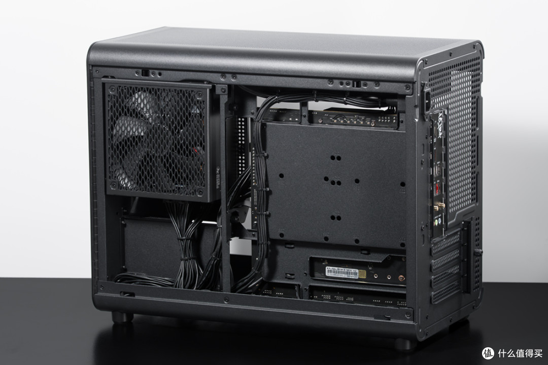 精致M-ATX钢炮—乔思伯D33_七彩虹B850M Ultra_影驰RTX5070Ti HOF