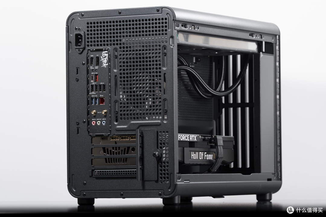 精致M-ATX钢炮—乔思伯D33_七彩虹B850M Ultra_影驰RTX5070Ti HOF