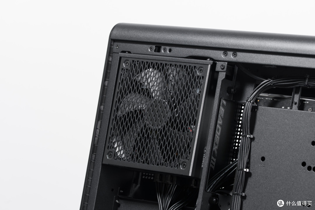 精致M-ATX钢炮—乔思伯D33_七彩虹B850M Ultra_影驰RTX5070Ti HOF