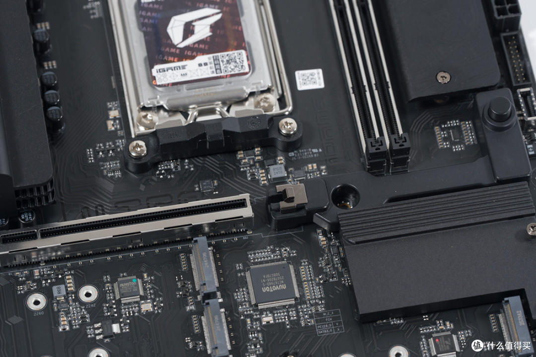精致M-ATX钢炮—乔思伯D33_七彩虹B850M Ultra_影驰RTX5070Ti HOF