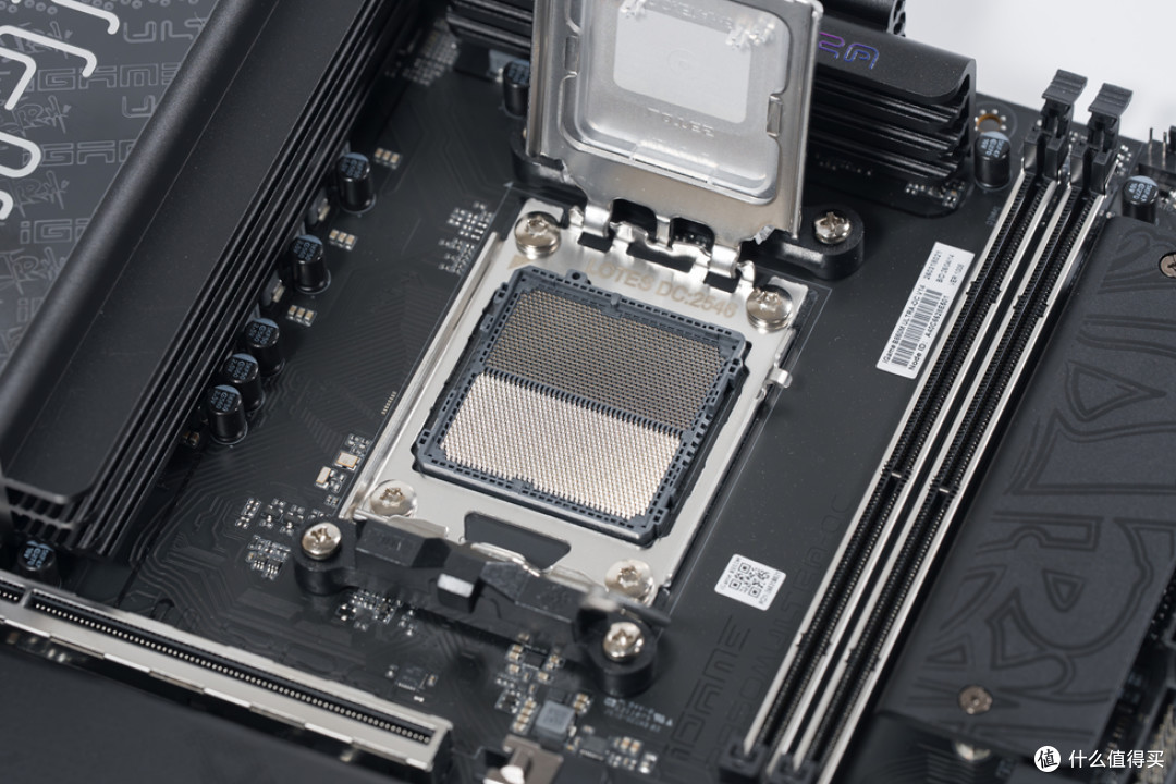 精致M-ATX钢炮—乔思伯D33_七彩虹B850M Ultra_影驰RTX5070Ti HOF