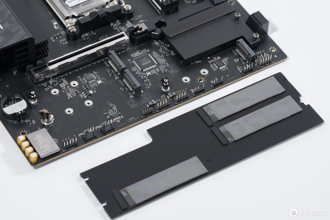 精致M-ATX钢炮—乔思伯D33_七彩虹B850M Ultra_影驰RTX5070Ti HOF