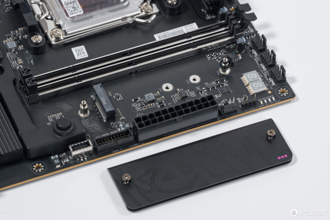 精致M-ATX钢炮—乔思伯D33_七彩虹B850M Ultra_影驰RTX5070Ti HOF