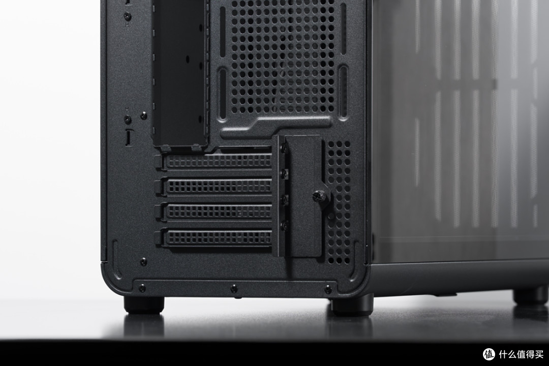 精致M-ATX钢炮—乔思伯D33_七彩虹B850M Ultra_影驰RTX5070Ti HOF