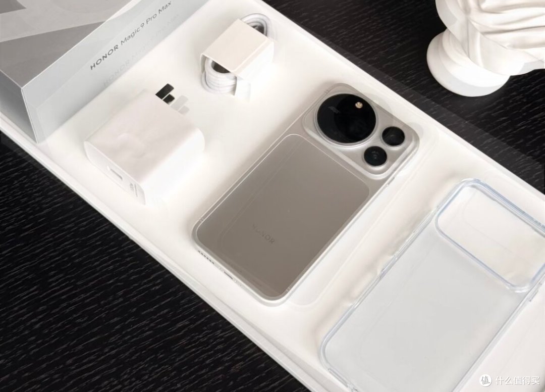 6499元起、首销爆卖194%：荣耀Magic9 Pro Max是"人民的荣耀"