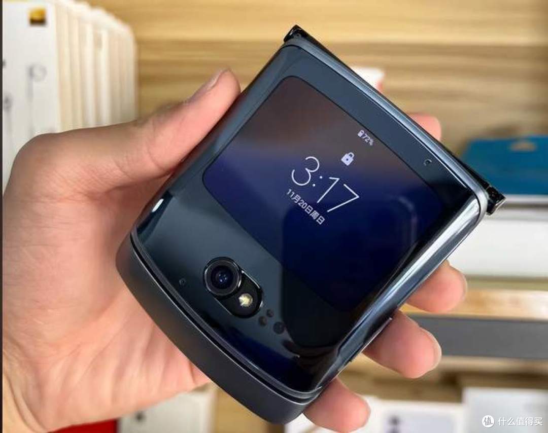 跑分曝光!摩托罗拉Razr Flex折叠机单核2669 分,宽幅折叠也疯狂
