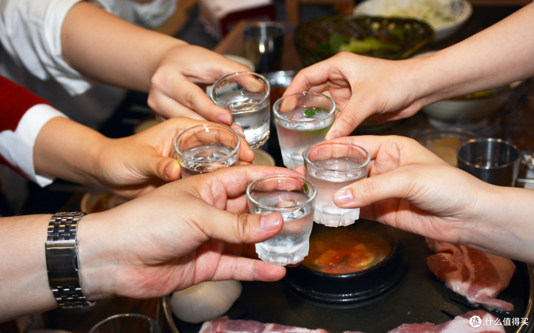 喝酒脸红是酒量好、代谢快?错!这是基因在喊救命,患癌风险飙升