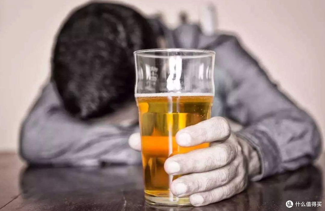 喝酒脸红是酒量好、代谢快?错!这是基因在喊救命,患癌风险飙升