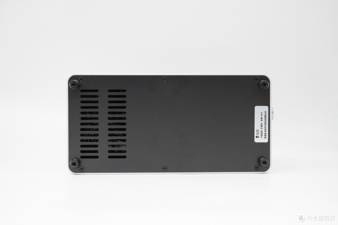支持PCIe4.0*4带宽，天钡AG01显卡扩展坞拆解