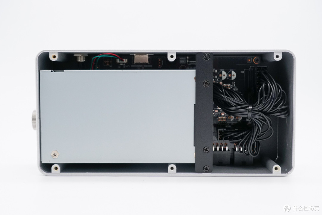 支持PCIe4.0*4带宽，天钡AG01显卡扩展坞拆解
