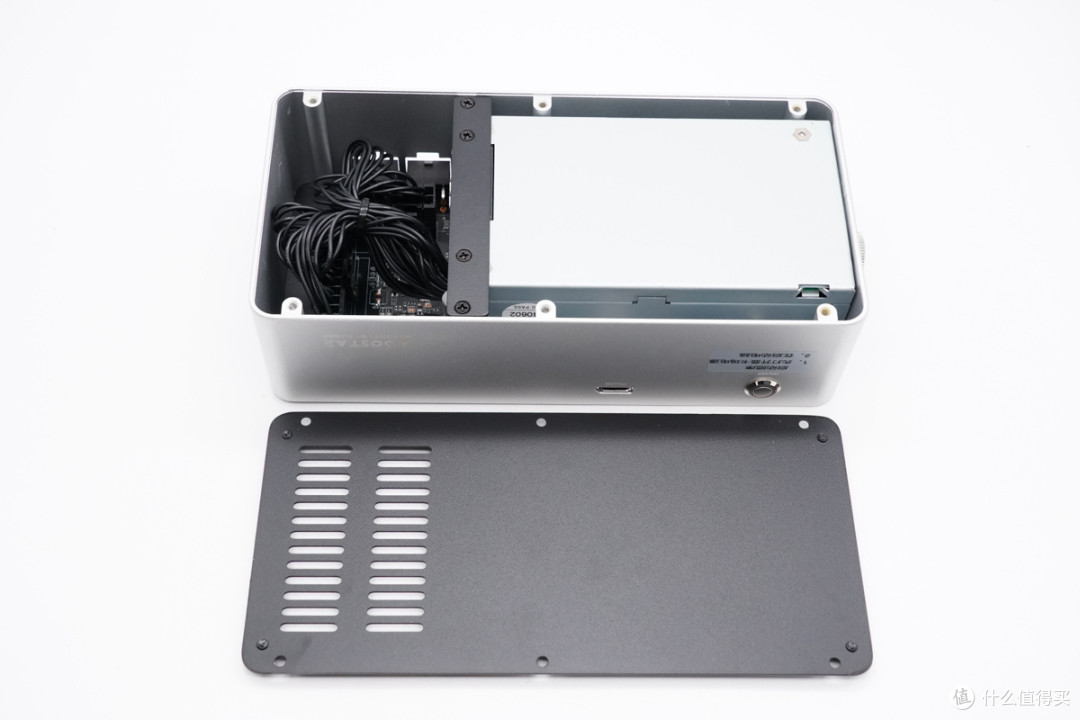 支持PCIe4.0*4带宽，天钡AG01显卡扩展坞拆解