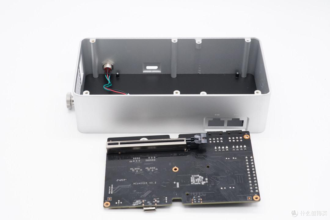 支持PCIe4.0*4带宽，天钡AG01显卡扩展坞拆解