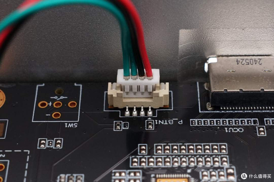 支持PCIe4.0*4带宽，天钡AG01显卡扩展坞拆解