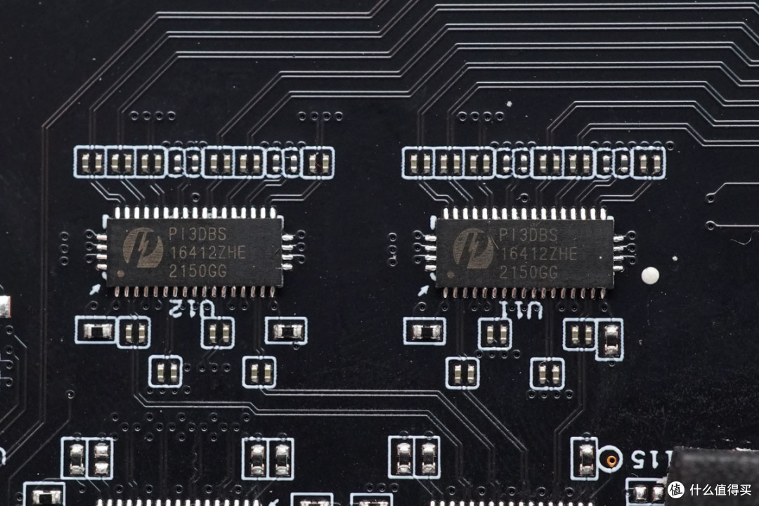 支持PCIe4.0*4带宽，天钡AG01显卡扩展坞拆解