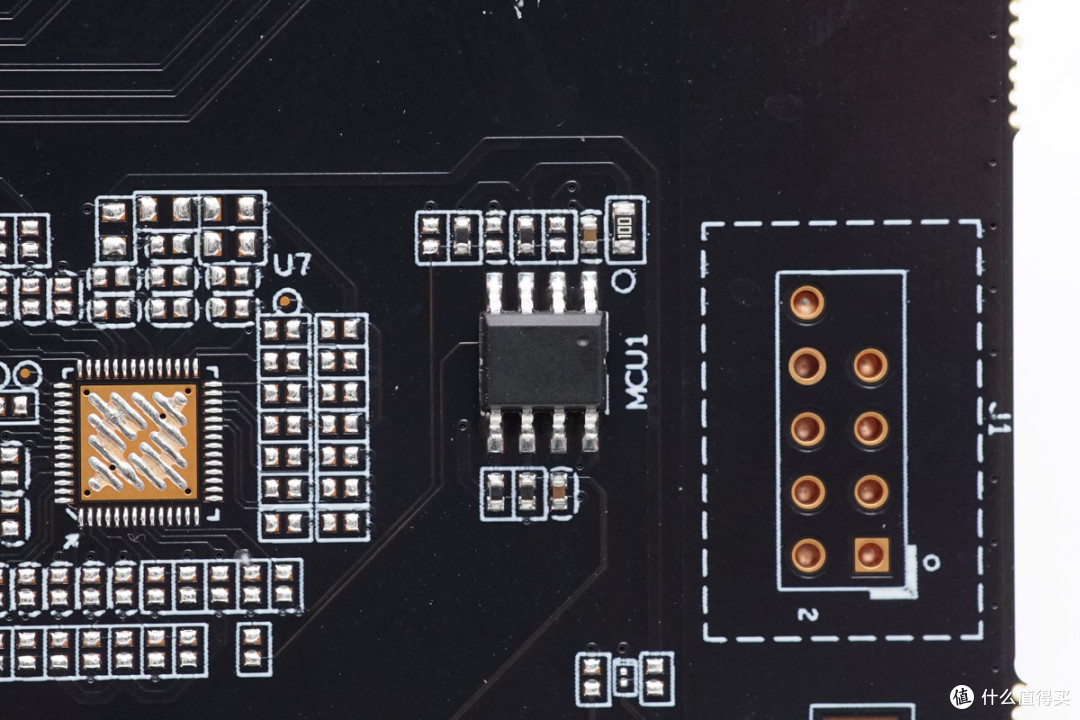 支持PCIe4.0*4带宽，天钡AG01显卡扩展坞拆解