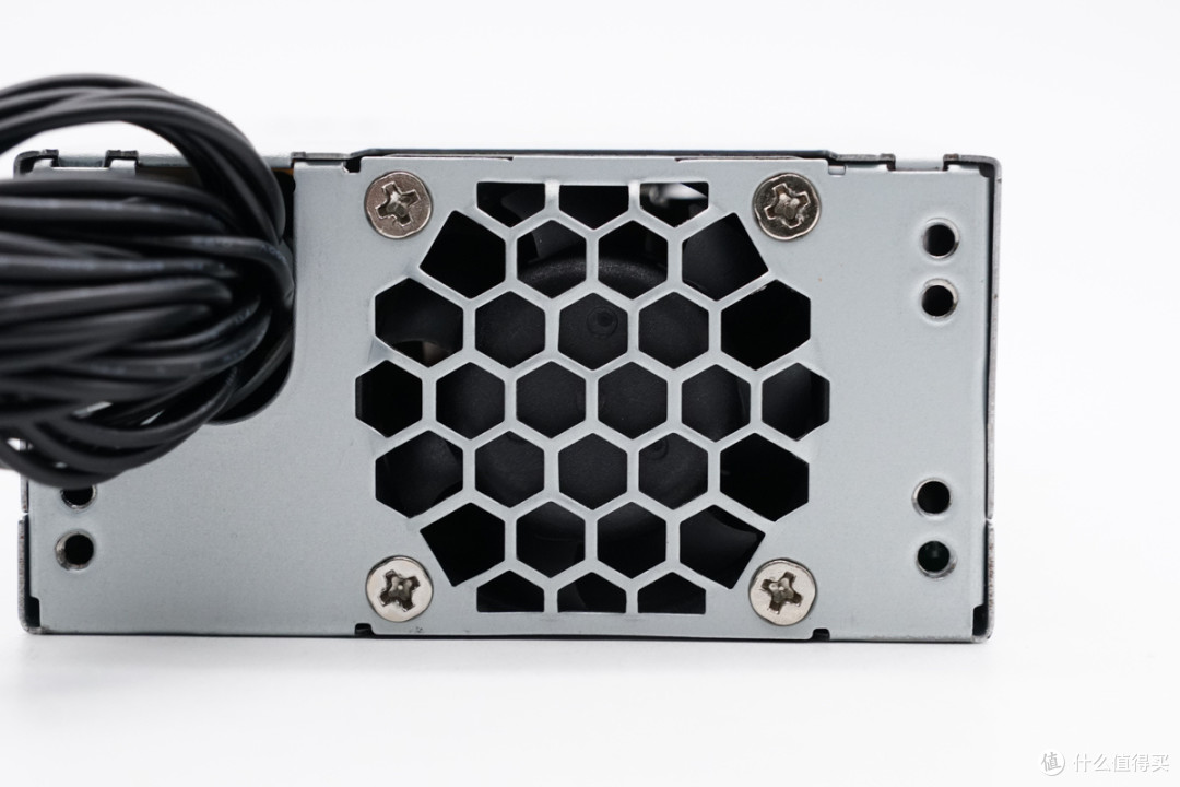 支持PCIe4.0*4带宽，天钡AG01显卡扩展坞拆解