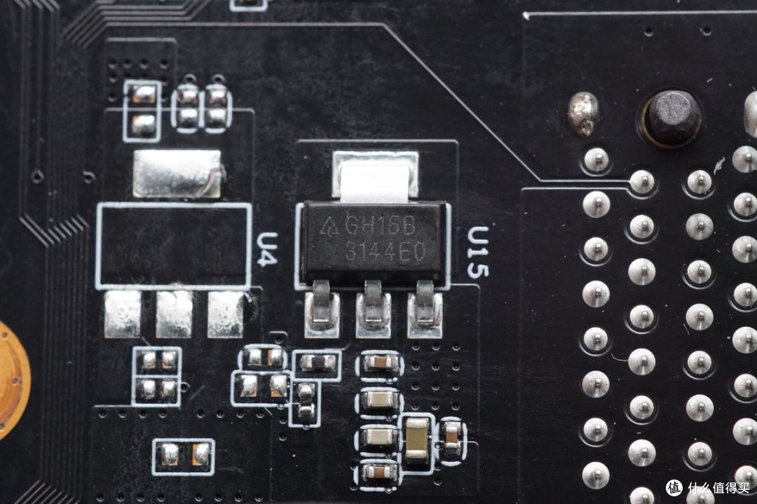 支持PCIe4.0*4带宽，天钡AG01显卡扩展坞拆解