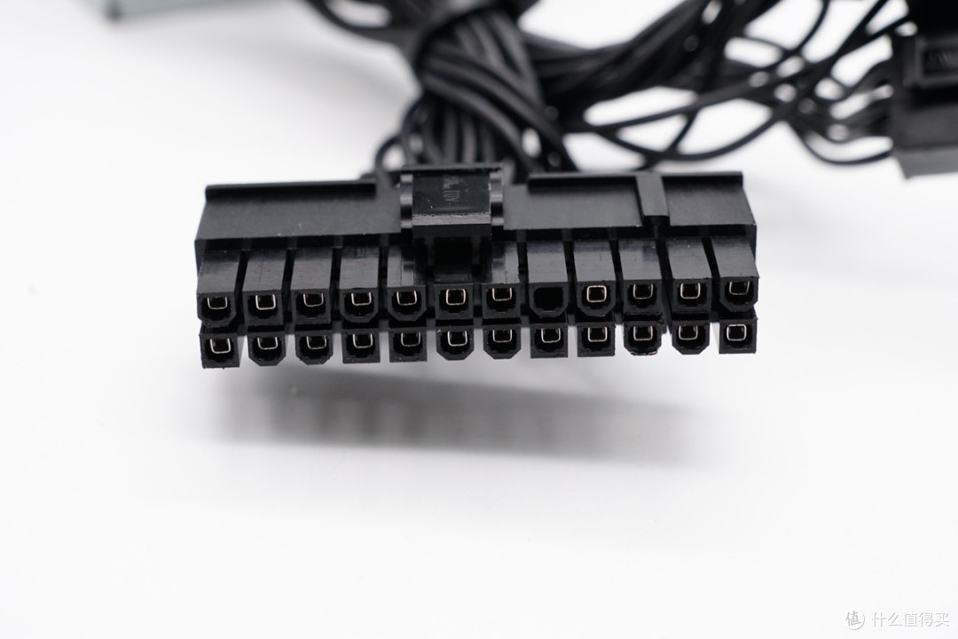 支持PCIe4.0*4带宽，天钡AG01显卡扩展坞拆解