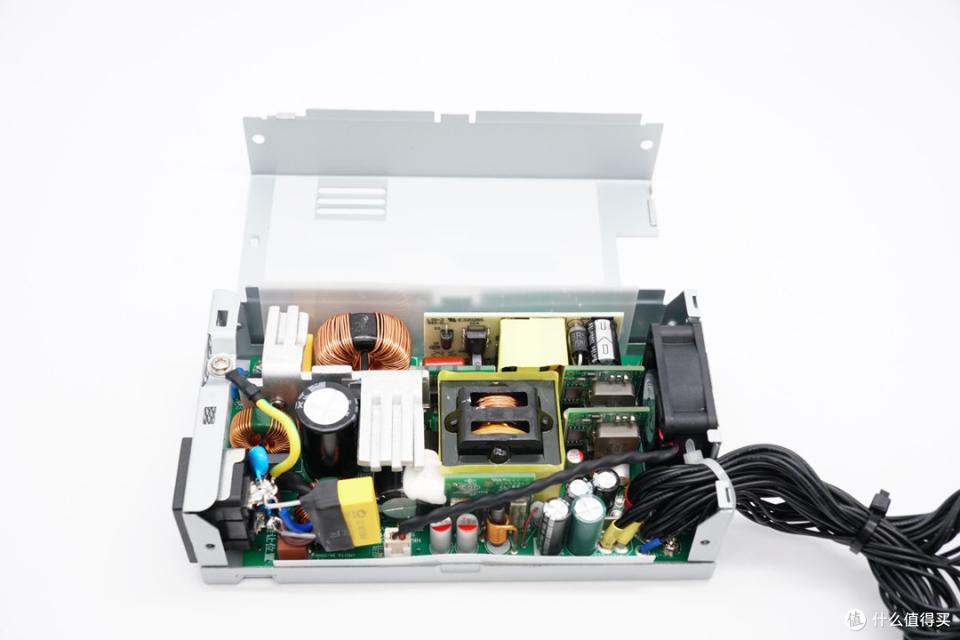 支持PCIe4.0*4带宽，天钡AG01显卡扩展坞拆解
