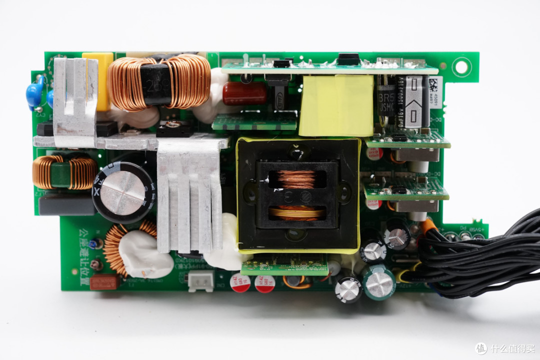 支持PCIe4.0*4带宽，天钡AG01显卡扩展坞拆解