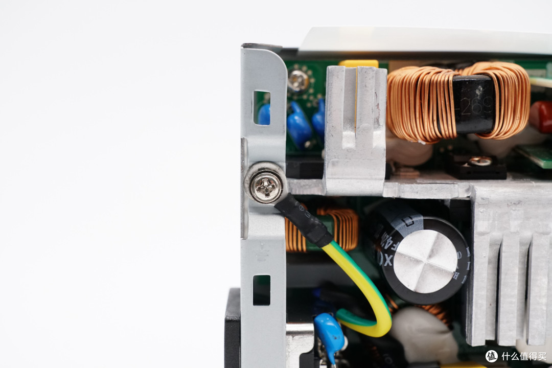 支持PCIe4.0*4带宽，天钡AG01显卡扩展坞拆解