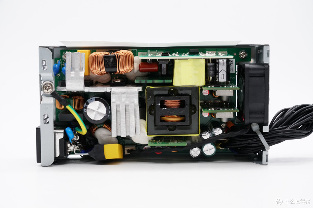 支持PCIe4.0*4带宽，天钡AG01显卡扩展坞拆解