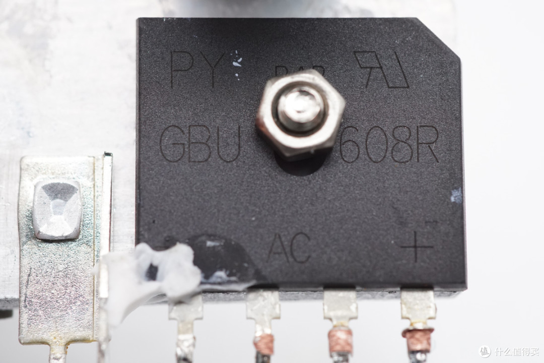 支持PCIe4.0*4带宽，天钡AG01显卡扩展坞拆解
