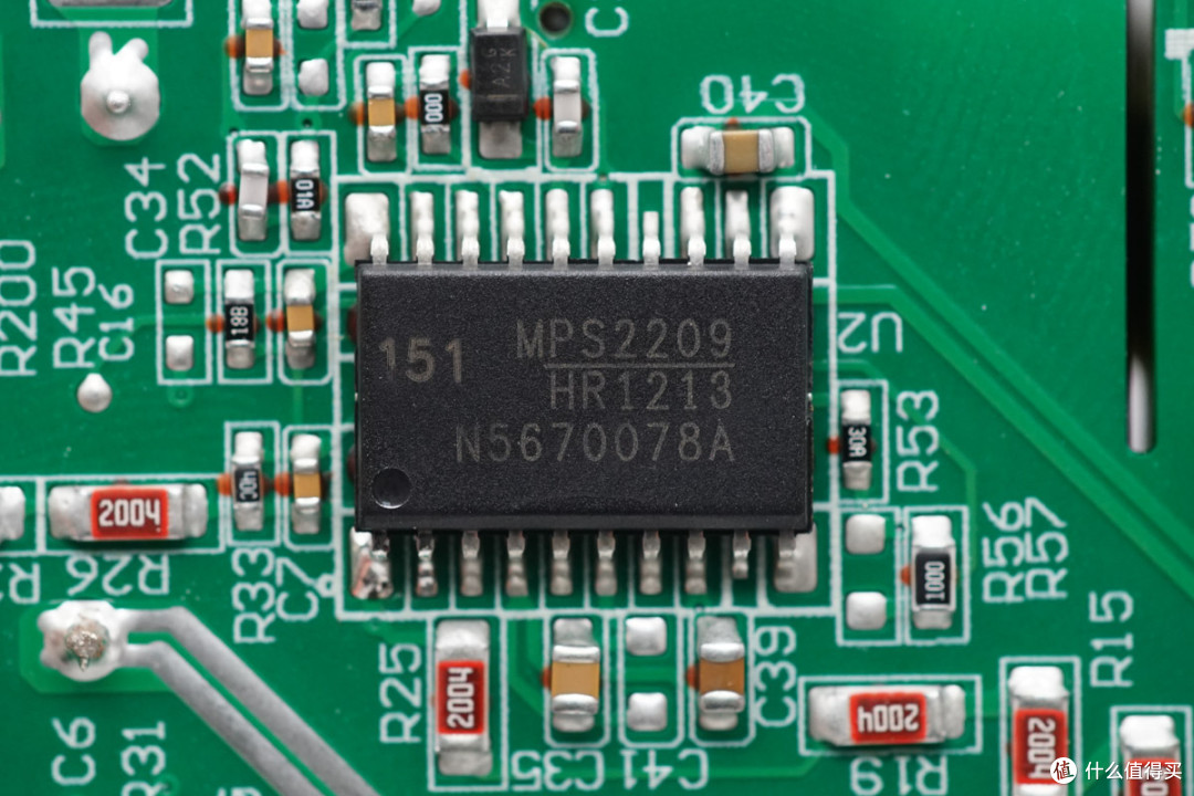 支持PCIe4.0*4带宽，天钡AG01显卡扩展坞拆解