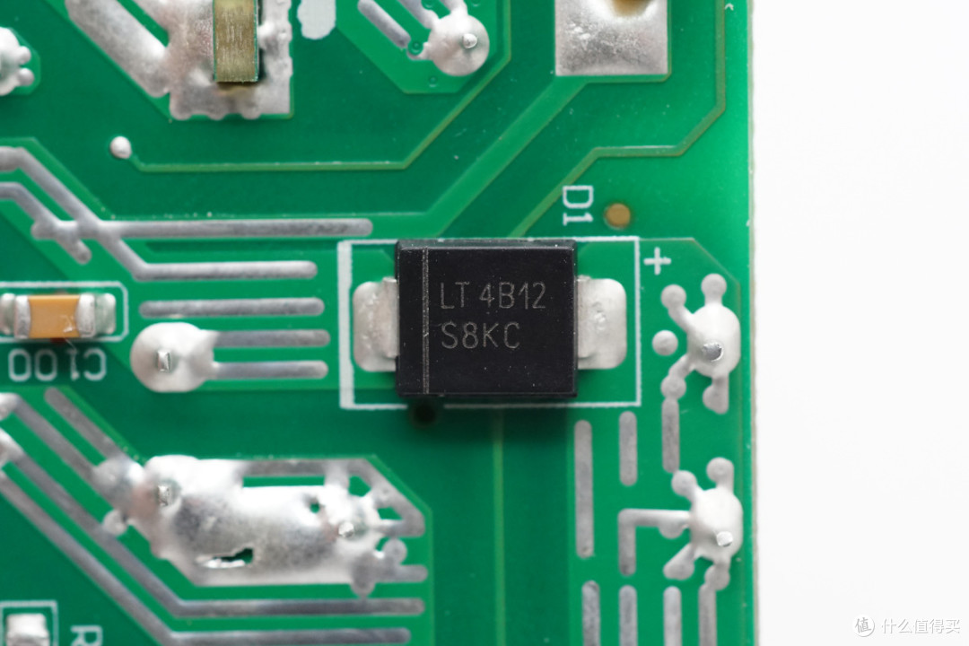 支持PCIe4.0*4带宽，天钡AG01显卡扩展坞拆解