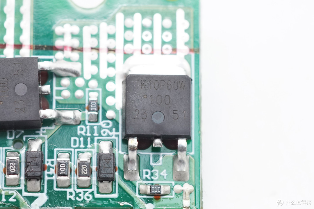 支持PCIe4.0*4带宽，天钡AG01显卡扩展坞拆解