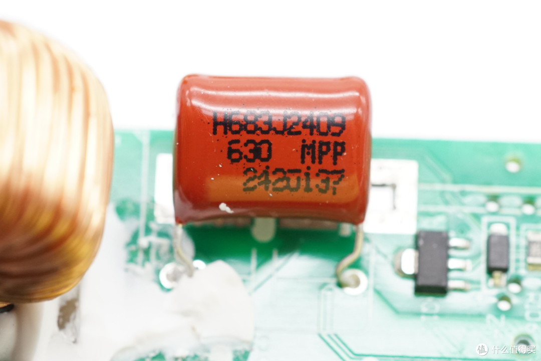 支持PCIe4.0*4带宽，天钡AG01显卡扩展坞拆解