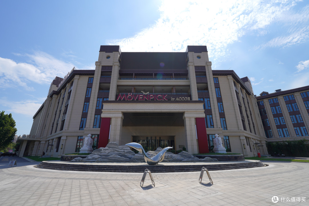 汴京里,西湖边,我寻到了这家宛若经济上行期的度假酒店