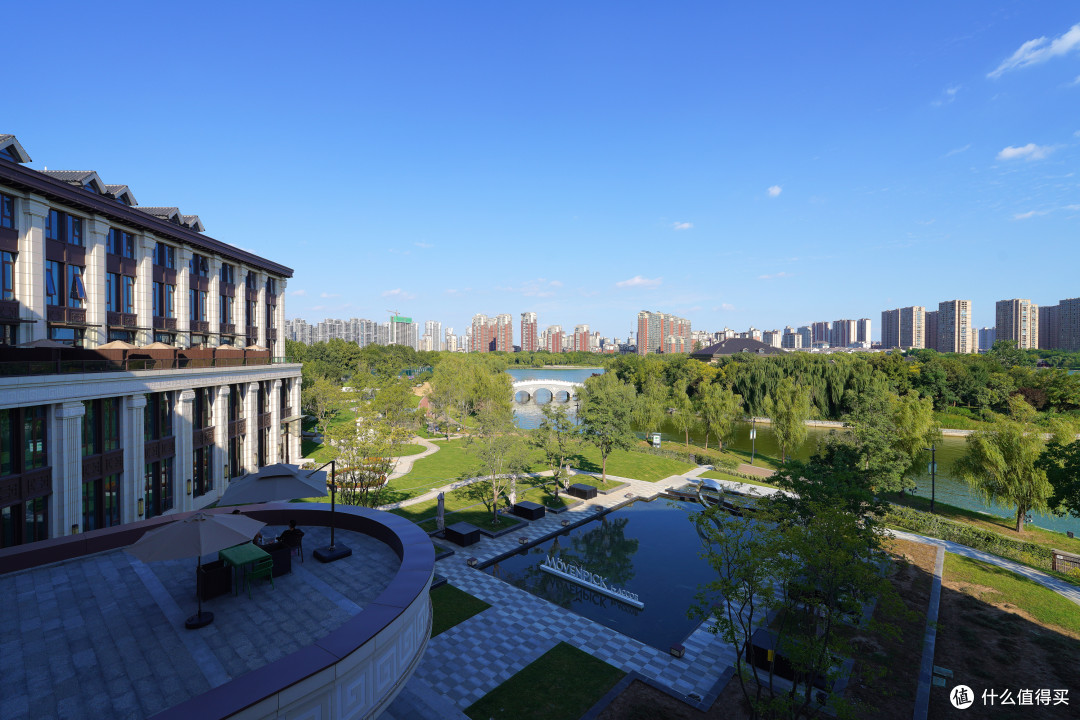 汴京里,西湖边,我寻到了这家宛若经济上行期的度假酒店