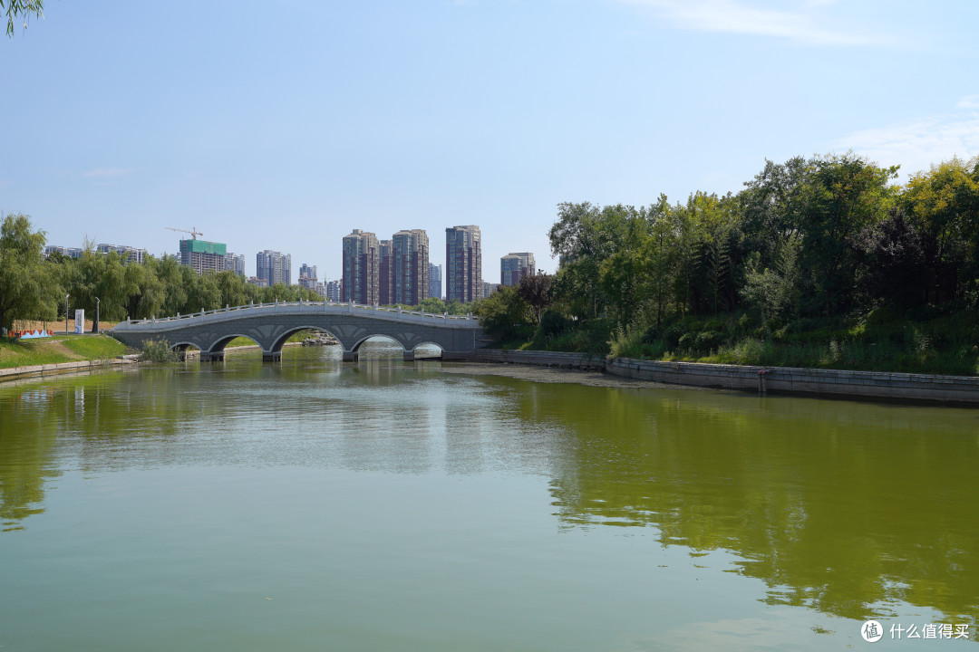 汴京里,西湖边,我寻到了这家宛若经济上行期的度假酒店