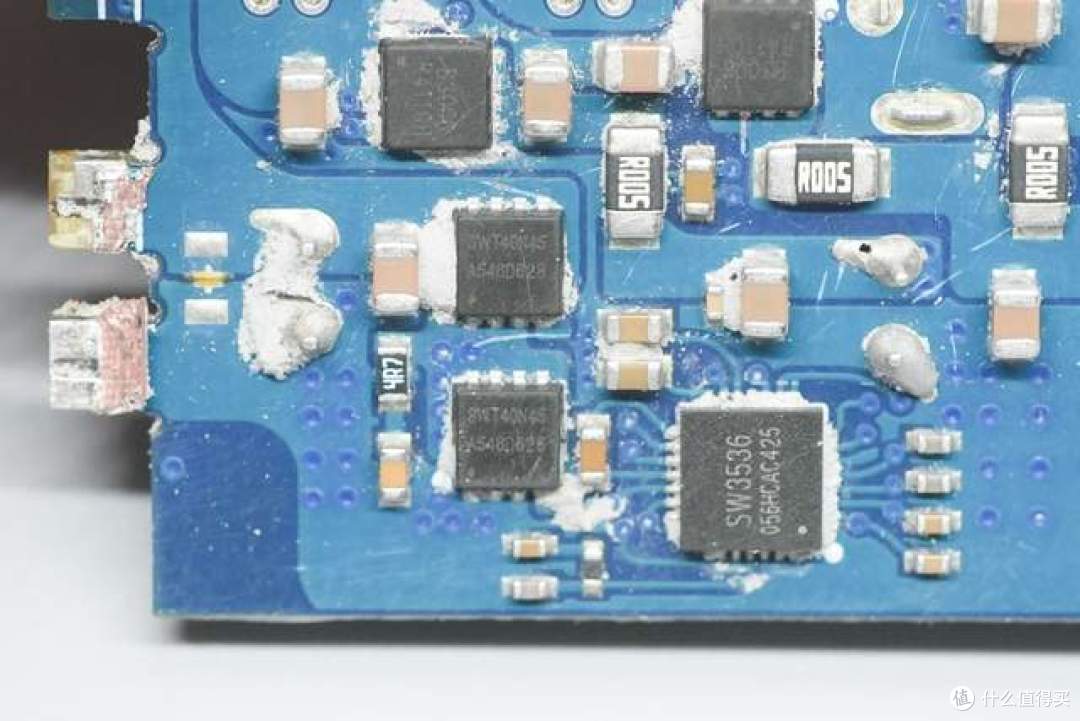 把100W快充与伸缩线塞进小机身，绿联这款新品值不值得买？