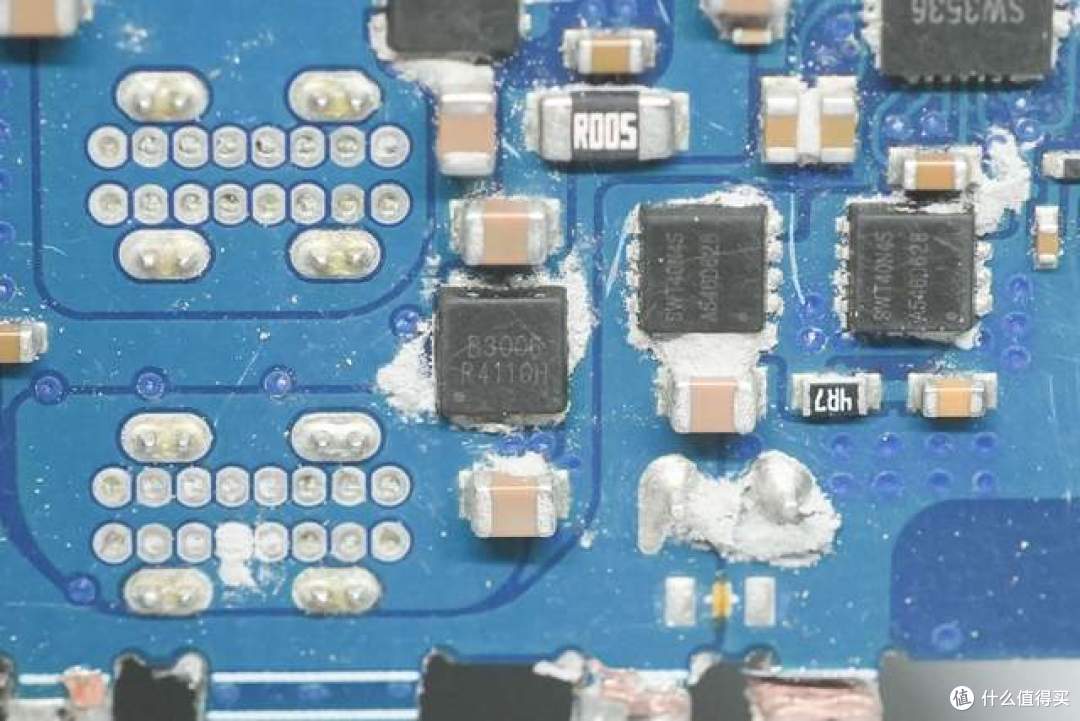 把100W快充与伸缩线塞进小机身，绿联这款新品值不值得买？
