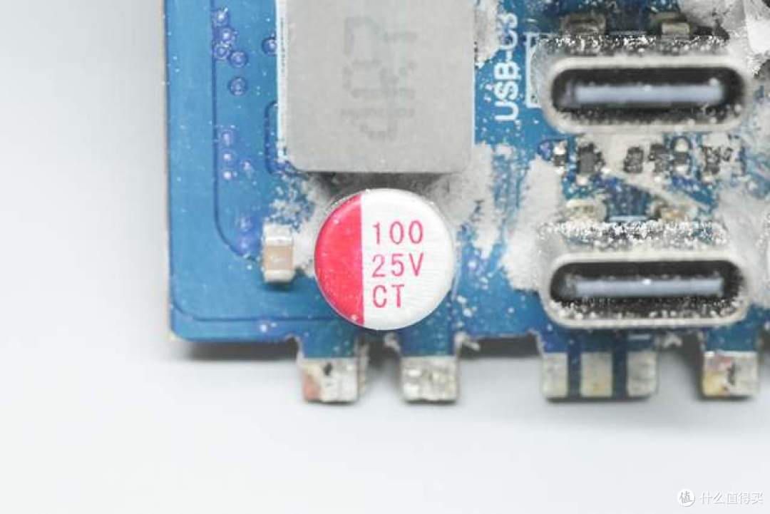 把100W快充与伸缩线塞进小机身，绿联这款新品值不值得买？