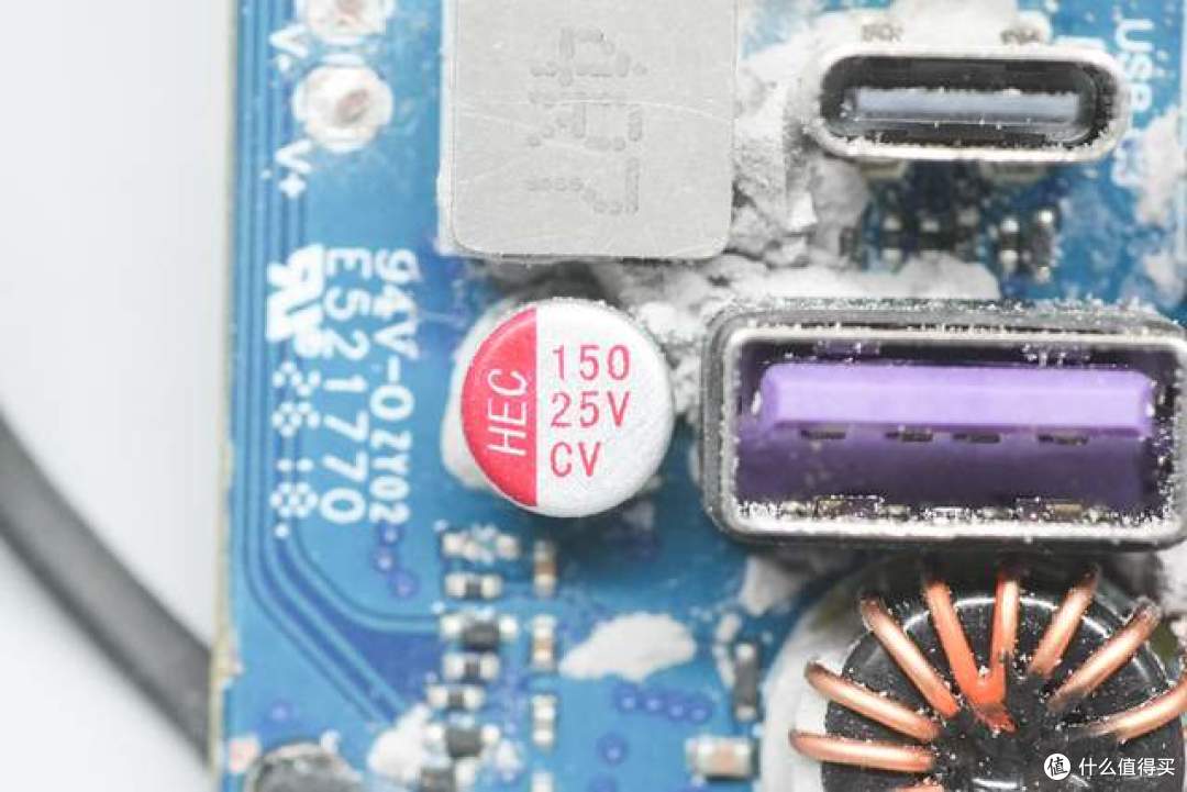 把100W快充与伸缩线塞进小机身，绿联这款新品值不值得买？