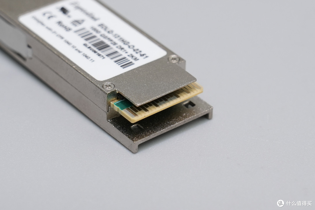 QSFP28标准设计,新易盛100G光模块拆解